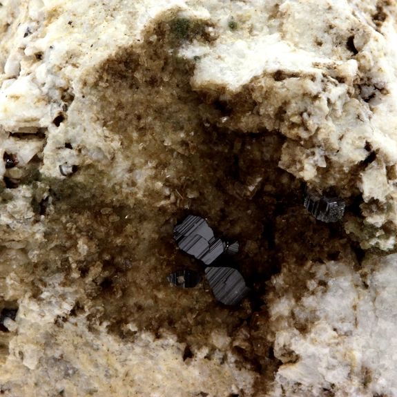Anatase. 351.9 ct.