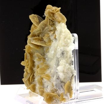 Siderite + Quartz. 411.5 ct.