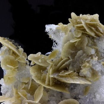 Siderite + Quartz. 411.5 ct.