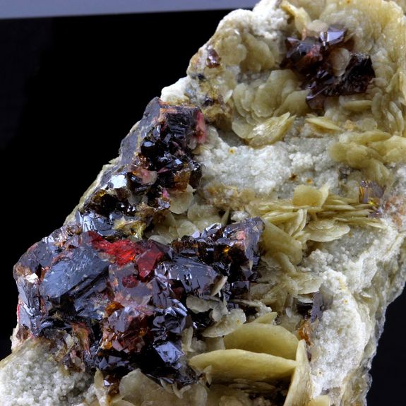 Sphalerite + Siderite.