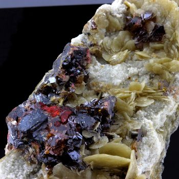 Sphalerite + Siderite.