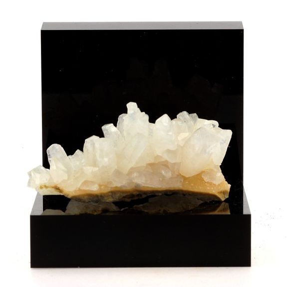 Calcite. 446.6 ct.