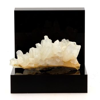 Calcite. 446.6 ct.