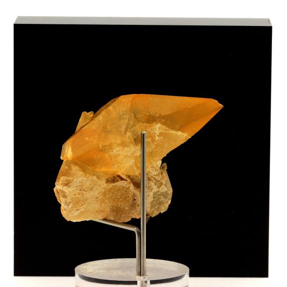 Calcite. 201.0 ct.