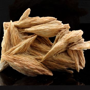 Baryte. 617.3 ct.