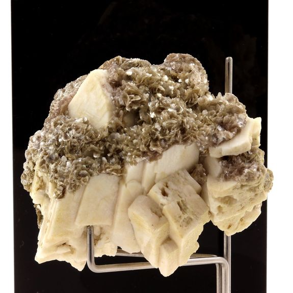 Microcline + Muscovite. 540.6 ct.