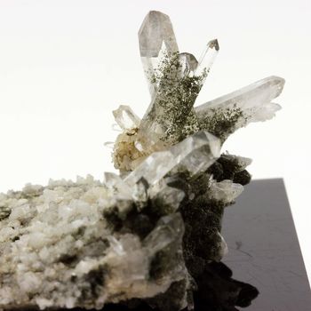 Quartz, Albite, Chlorite.