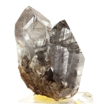 Quartz + Rutile. 969.6 ct.
