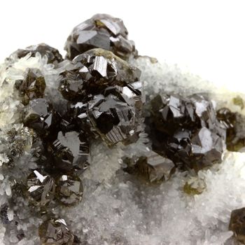 Sphalerite (Cleiophane), Quartz. 1400.1 ct.