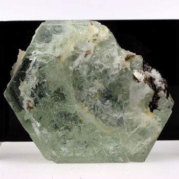 Béryl, Muscovite, Albite. 4330.0 ct.
