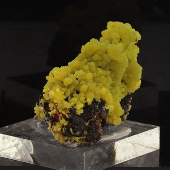 Mimetite. 135.7 ct.