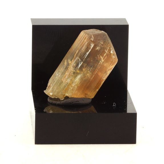 Scapolite. 33.1 ct.