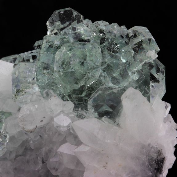 Fluorite + Quartz. 732.9 ct.