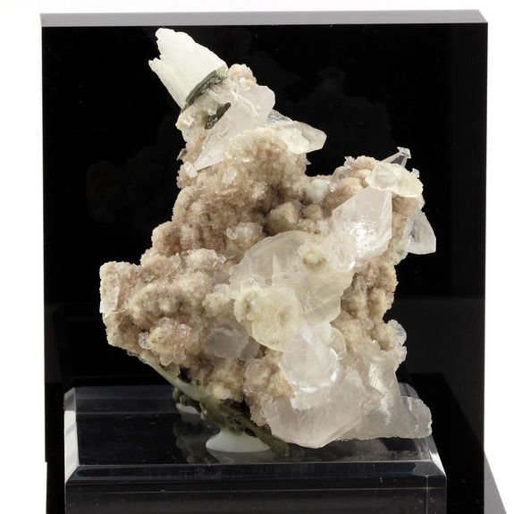 Calcite. 2270.1 ct.