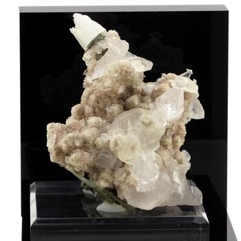 Calcite. 2270.1 ct.