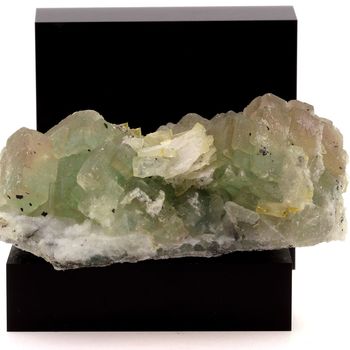 Fluorite + Baryte. 2680.0 ct.