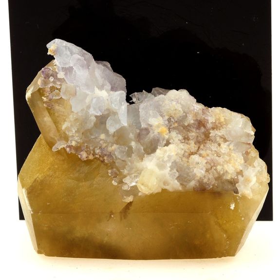 Calcite. 1210.0 ct.