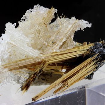 Rutile + Hematite. 101.2 ct.