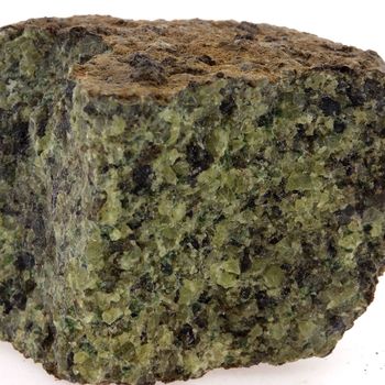 Péridotite. 596.9 ct.