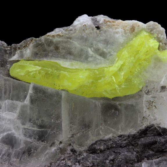 Soufre + Gypse. 153.4 ct.