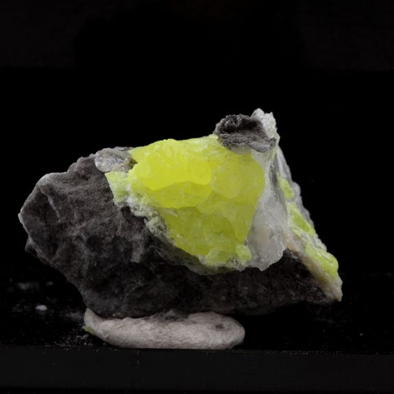 Soufre + Gypse. 48.1 ct.