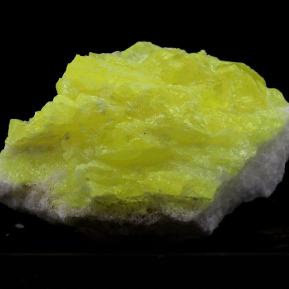 Soufre + Gypse. 57.1 ct.