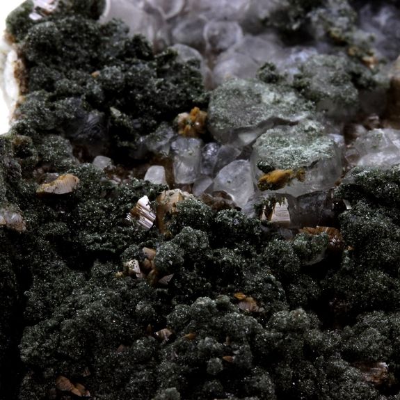 Anatase, Calcite, Chlorite. 663.5 ct.