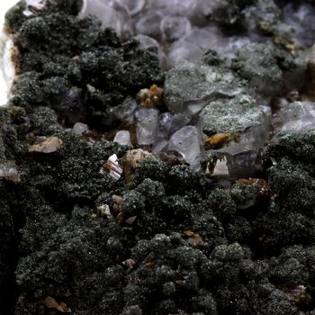 Anatase, Calcite, Chlorite. 663.5 ct.