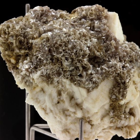 Microcline + Muscovite. 540.6 ct.