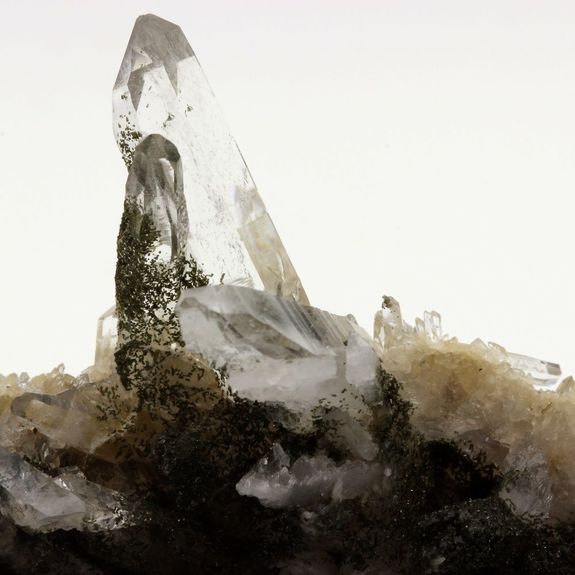 Quartz, Albite, Chlorite.