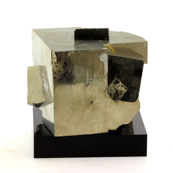 Pyrite. 1825.1 ct.