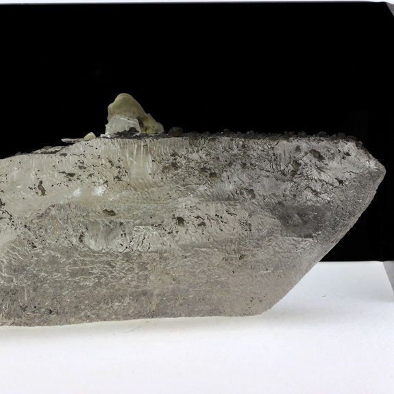 Quartz + Fairfieldite. 3830.0 ct. (0,76 kg)