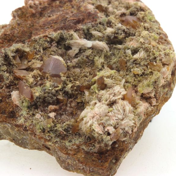 Wulfenite + Baryte. 202.7 ct.