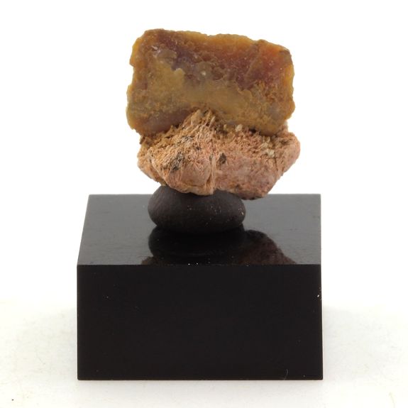 Wulfenite.