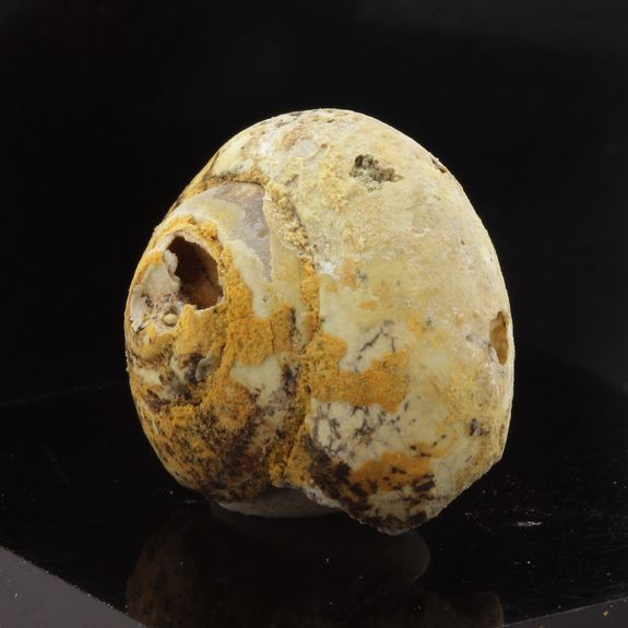 Lussatite (Opal-CT). 29.22 ct.