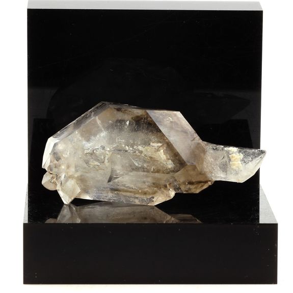 Phantom Quartz scepter. 381.9 ct.