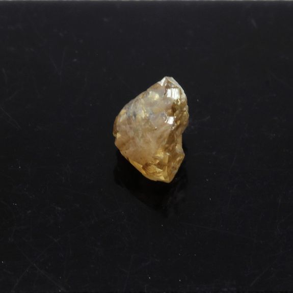 Diamant brut. 0.495 ct.