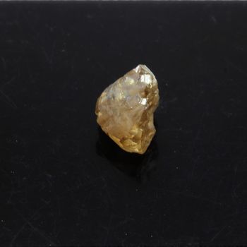 Diamant brut. 0.495 ct.