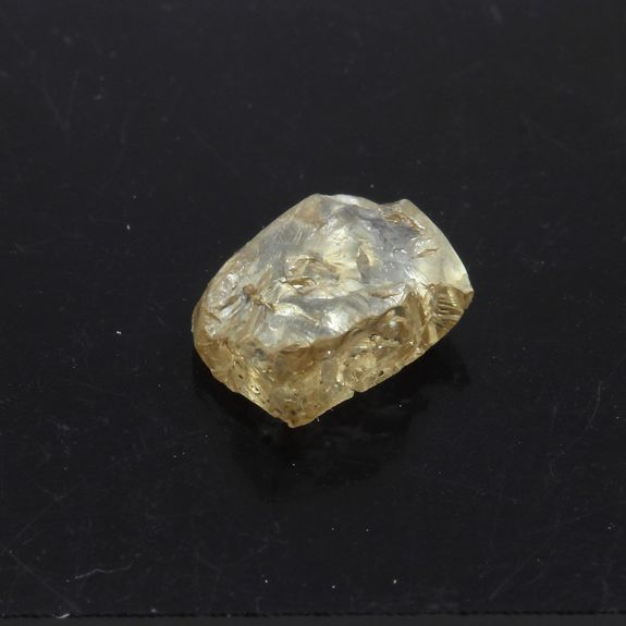 Diamant brut. 0.670 ct.