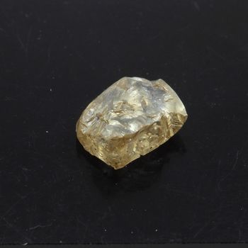 Diamant brut. 0.670 ct.