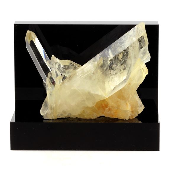 Quartz. 791.9 ct.
