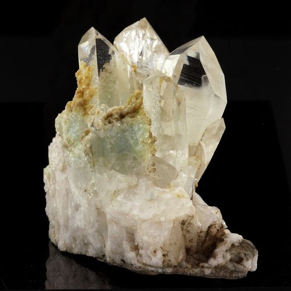 Quartz + Cookéite. 705.3 ct.
