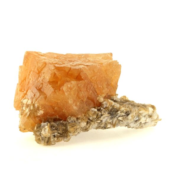 Scheelite. 1485.0 ct.