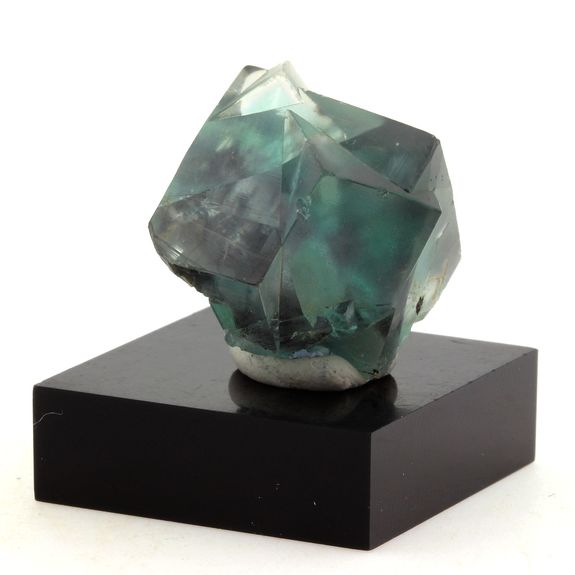 Fluorite. 87.1 ct.
