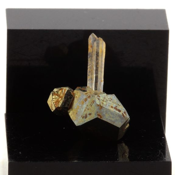 Quartz + Pyrite. 4.0 ct. France.