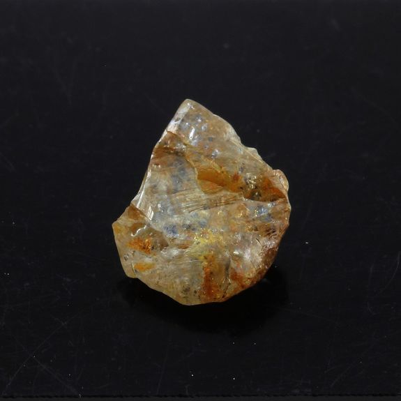 Diamant brut. 0.795 ct.