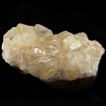 Calcite. 650.7 ct.