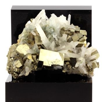 Pyrite + Quartz. 1070.ct.