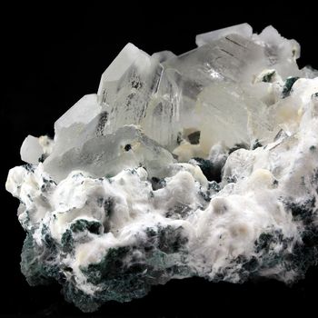 Mordenite + Baryte. 545.5 ct.