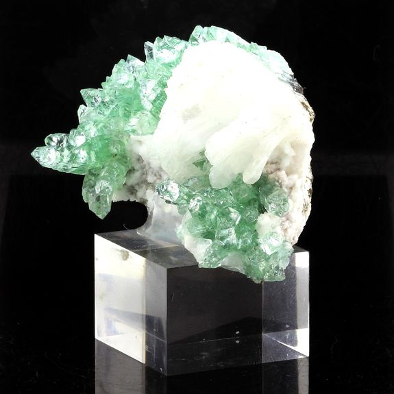 Apophyllite + Stilbite.